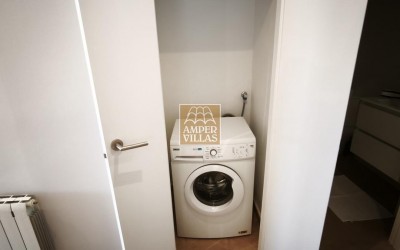 Beautiful, fully refurbished apartment with spacious terraces.